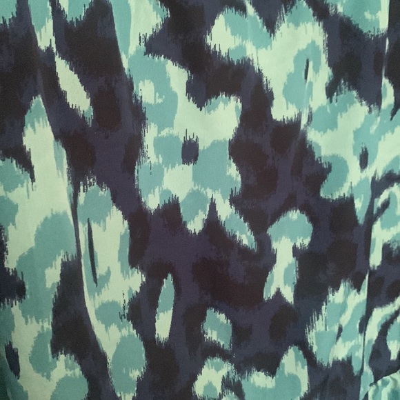 Like new floral dress, size 12. - Picture 3 of 7